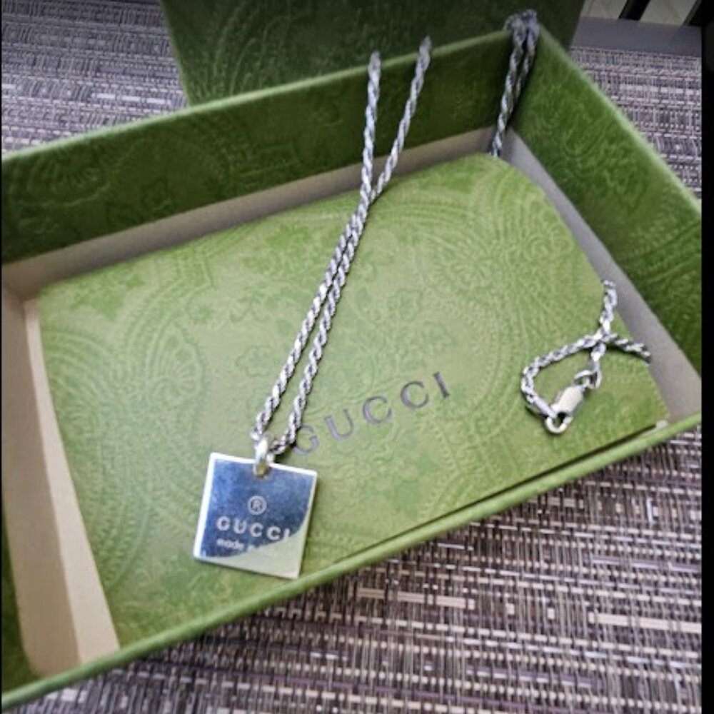Gucci Silver Pendant Necklace 20”